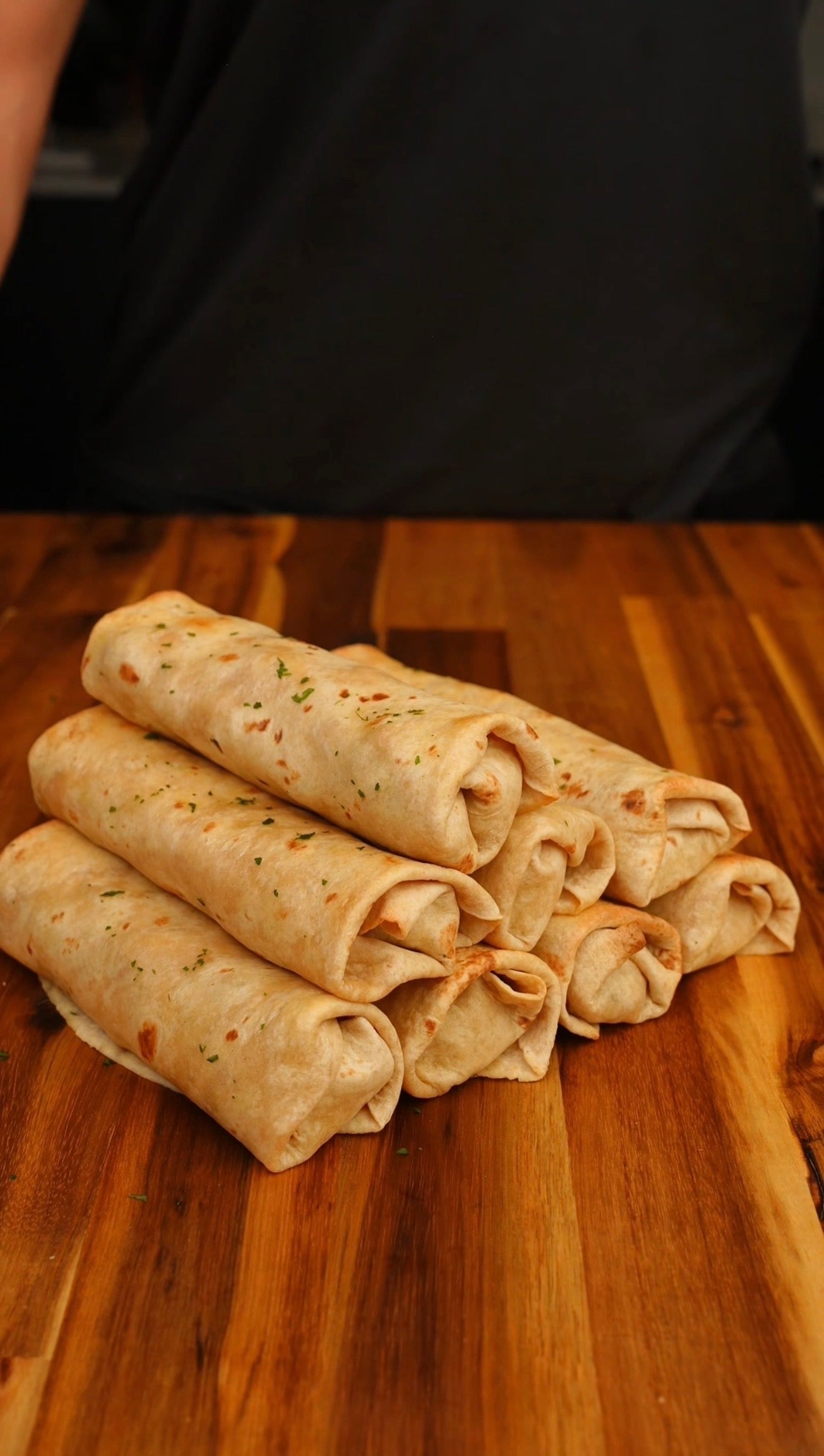 Cheesy Garlic Chicken Rolls