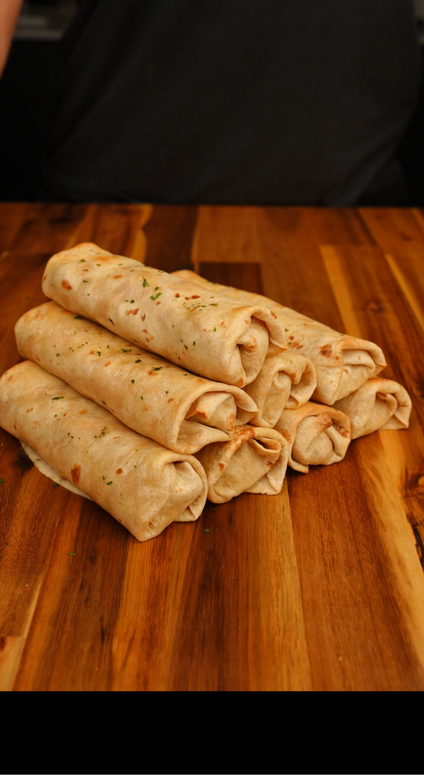 cheesy garlic chicken rolls